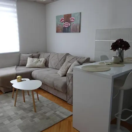 Stan U Centru Nisa, Obilicev Venac Lägenhet